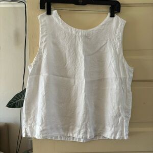 Cutloose Linen Top